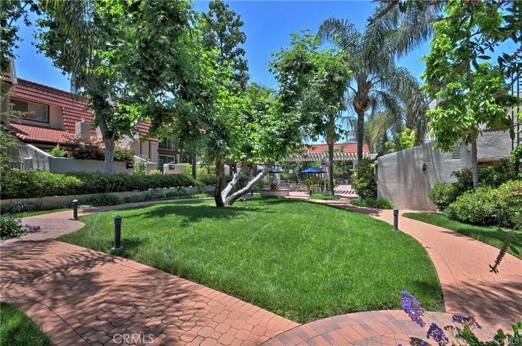 22255 1/2 Erwin, Woodland Hills, California 91367 home-pic-27